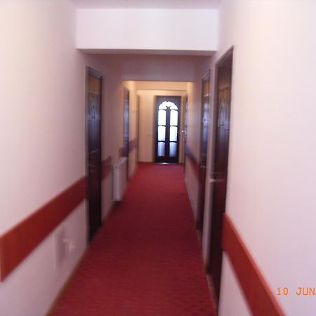 Hotel Basarab Bucharest Exterior photo