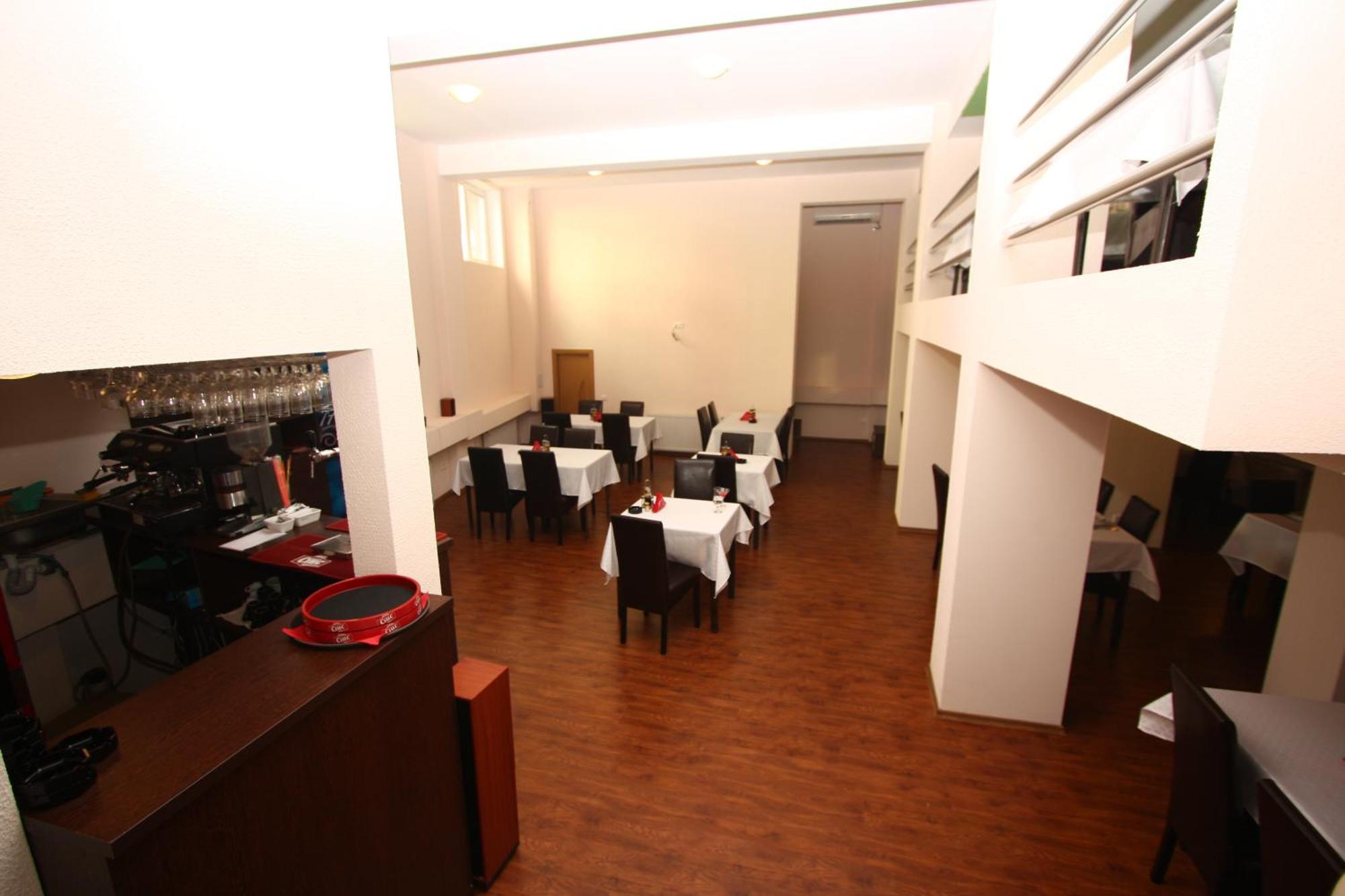 Hotel Basarab Bucharest Exterior photo