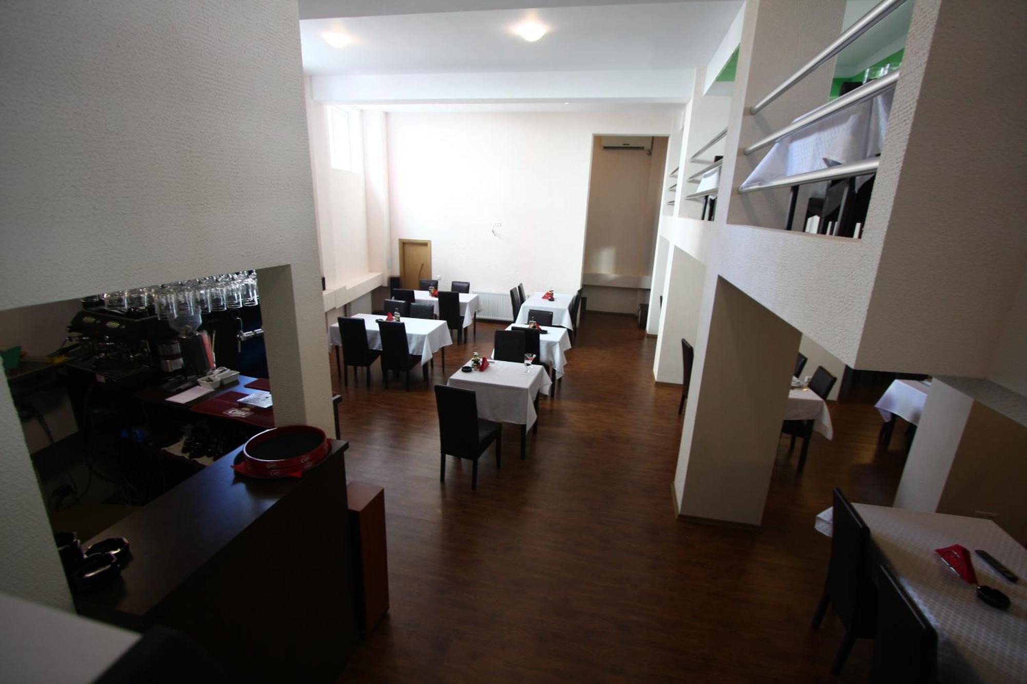 Hotel Basarab Bucharest Exterior photo