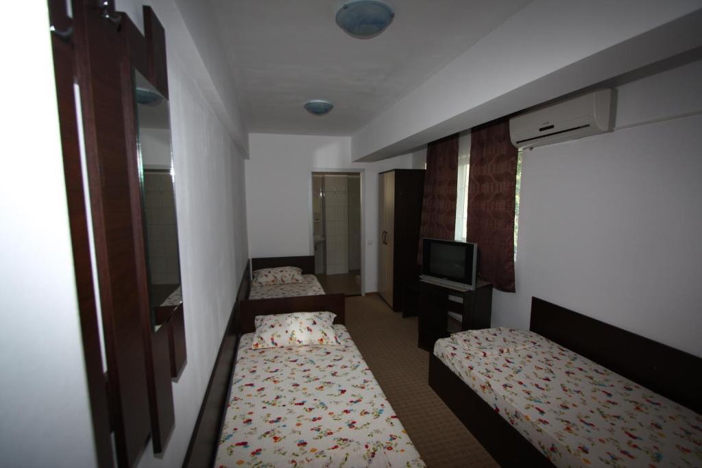 Hotel Basarab Bucharest Room photo