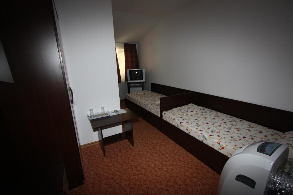 Hotel Basarab Bucharest Room photo